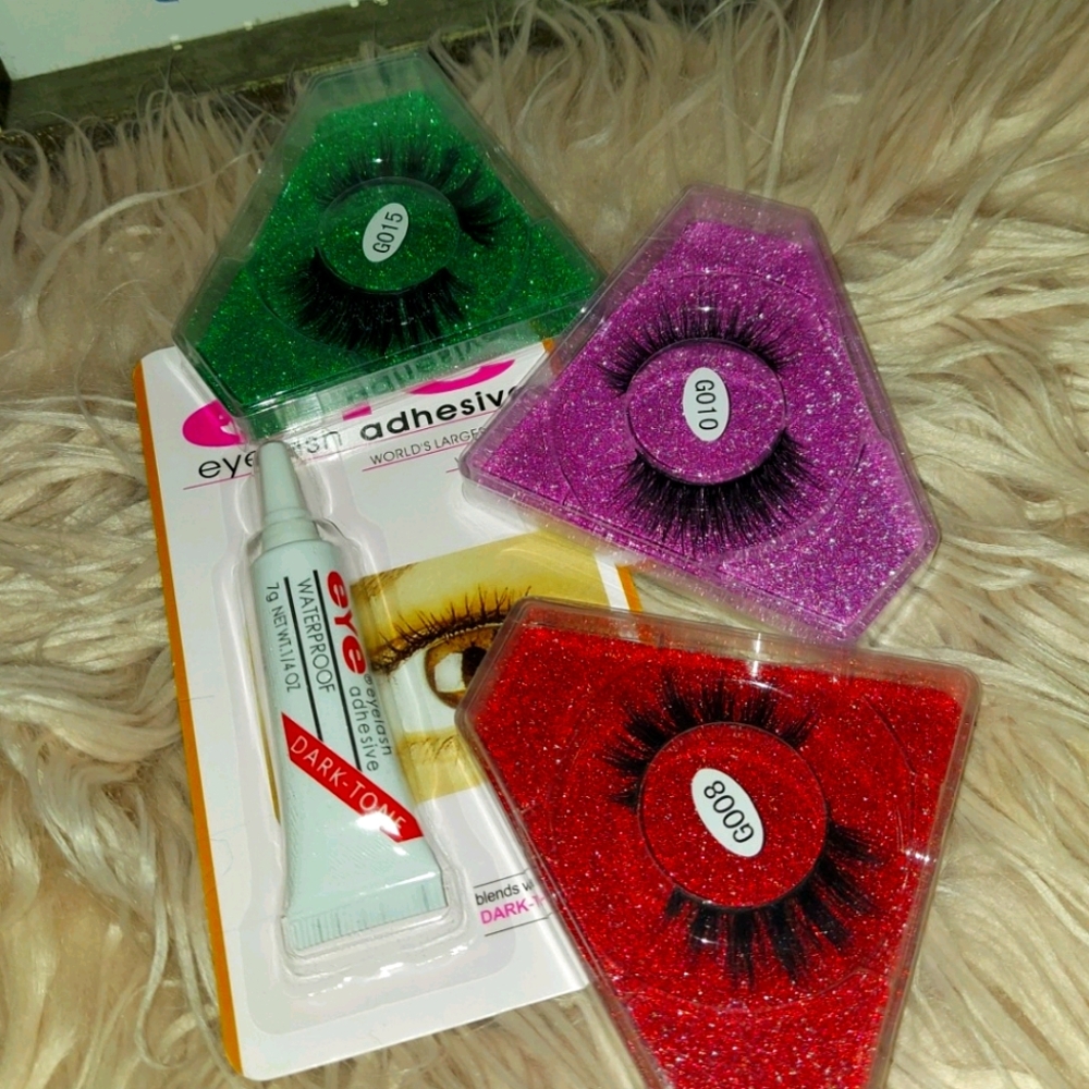 Eyelashes and glue